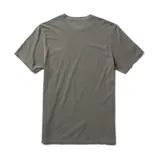 Remera verde militar de manga corta con bolsillo en el pecho.