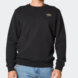 Buzo de cuello redondo Wrangler, color negro, con detalle de costura triangular en el cuello y logo bordado en el pecho.