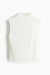 Top sin mangas de punto con cuello alto y ajuste al cuerpo.