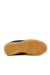 Zapatos de fútbol sala Lotto modelo Stadio ID T, color negro con detalles en blanco y suela de goma color camel.
