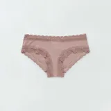 Pack de tres culottes de algodón acanalado con terminaciones de encaje.