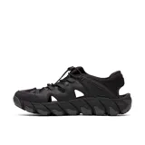 Sandalias de trekking Merrell modelo Maipo Explorer Sieve, color negro, con diseño híbrido que combina la protección de una zapatilla con la ventilación de una sandalia. Cuentan con sistema de ajuste rápido con cordón elástico, suela dentada de goma adherente y ranuras de flexión.