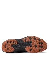 Championes Vans modelo UltraRange VR3, color negro con la clásica franja lateral en color blanco y suela de goma marrón.