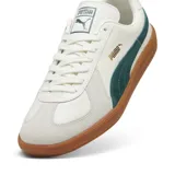 Championes Puma Army Trainer, color blanco con detalles en verde y suela marrón.
