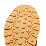 Championes Reebok Classic Leather de cuero negro con detalles en rojo y suela de goma color caramelo.