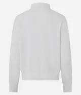 Suéter femenino de punto color blanco, con cuello alto y cierre frontal parcial con cremallera. Presenta un diseño básico de manga larga con puños y ruedo acanalados.