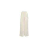 Pantalón de jogging Adidas Adicolor de corte ancho y relajado, confeccionado en satén color blanco crema. Presenta cintura elástica y el logo del trifolio bordado en contraste en el lateral.