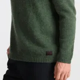 Buzo de punto Roark modelo Nordsman, color verde, con cuello redondo y diseño de tejido texturizado. Presenta puños y ruedo acanalados.