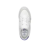 Zapatillas de skate éS modelo Caspian, color negro con detalles en blanco.