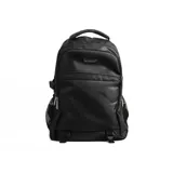 Mochila negra con diseño estructurado, ideal para laptop. Presenta múltiples compartimentos frontales con cierre, asas superiores y correas laterales ajustables con hebillas. Posee bolsillos laterales de malla.