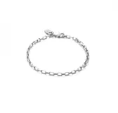 Pulsera plateada con eslabones rectangulares medianos y cierre de mosquetón.