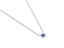 Gargantilla de plata 925 con circonias y dije central redondo color azul.