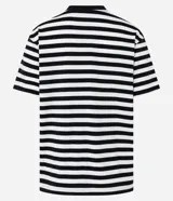 Remera oversized de algodón con rayas horizontales blancas y bordó, cuello redondo y mangas cortas.