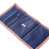 Billetera de pana color rosa con cierre de velcro y parche frontal con el logo de la marca bordado.