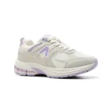 Championes urbanos American Sport Mila, color beige con detalles en blanco y suela marrón.