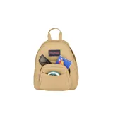 Mochila Jansport pequeña color beige con bolsillo frontal con cierre, correas ajustables y asa de transporte.