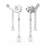 Par de aros colgantes con forma de nudo, engarzados con circonitas blancas y adornados con perlas de cristal blancas en los extremos.