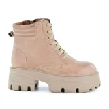 Bota de cuero color beige con cordones y plataforma track.