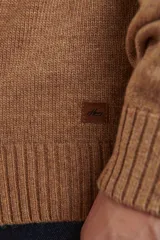 Cardigan de tejido de punto color azul piedra melange, con cuello mao y cierre frontal de botones.