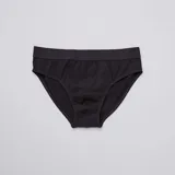 Pack de tres slips negros con cintura elástica.