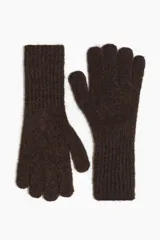 Guantes de punto fino suave color marrón oscuro, con acabado cepillado y puños acanalados.