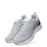 Championes deportivos de diseño ligero, confeccionados en tejido de malla transpirable color gris. Presentan cierre con cordones al tono, refuerzos en la puntera y talón, y una suela de goma blanca con relieve antideslizante.