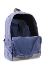 Mochila de lona tipo canvas lisa, color verde oliva con base gris.