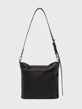 Shoulder bag Longchamp modelo Le Pliage Xtra, color negro, con diseño minimalista, solapa frontal con botón a presión y correa ajustable para el hombro.