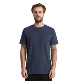 Remera Roark manga corta de color azul con efecto deslavado y un bolsillo en el pecho.