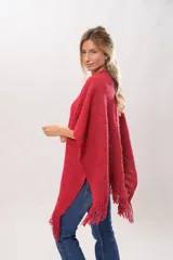 Ruana tejida artesanalmente en telar manual, color rojo, con hilado mecha de lana merino y acrílico.