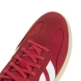 Championes Adidas Barreda Decode, color rojo con las tres tiras blancas y suela color crema.