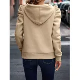 Buzo tipo hoodie de color azul marino, confeccionado en tejido suave con diseño de mangas princesa fruncidas en los hombros. Presenta capucha con cordones ajustables y puños elásticos.
