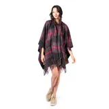 Poncho abierto con diseño de cuadros escoceses en tonos rojo, verde y negro, con terminaciones de flecos en el ruedo.