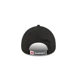Gorra New Era negra con logo bordado de los Las Vegas Raiders en blanco.