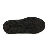 Champion deportivo Diadora modelo Proton, color negro, con suela gruesa y amortiguada, y logo de la marca en el lateral.