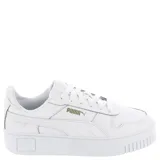 Championes urbanos Puma modelo Carina Street con suela de plataforma. Presentan un diseño en capas con base blanca, detalles en gris claro y franja lateral en tono verde menta suave. Cuentan con cierre de cordones y suela de goma con relieve en la puntera y talón.