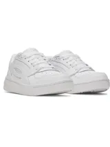 Championes Under Armour modelo W Flex, de diseño urbano en color blanco total. Presentan un empeine de cuero con revestimientos, panel de talón acanalado y suela de goma resistente.