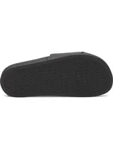 Sandalias Under Armour color negro con detalle de logo rosado en la tira ancha superior, de diseño cómodo y anatómico para uso diario o deportivo.