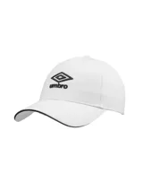 Gorra deportiva Umbro de color blanco con visera curva y detalle de borde en color negro. Presenta el logo de la marca bordado en el frente en color negro.