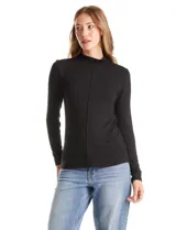 Polera de cuello mock en tejido de hilado fino, con manga larga y detalle de pespunte vertical en el centro del frente.