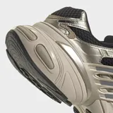 Championes Adidas Adistar XLG de estilo retro, en color negro con revestimientos metalizados en tonos gris y tostado, suela robusta y cordones negros.