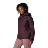 Campera acolchada con capucha, color bordó, con cierre frontal completo, bolsillos laterales con cierre y puños elásticos.