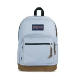 Mochila JanSport Right Pack color celeste con base de gamuza marrón, compartimento interno para laptop, bolsillo frontal con cierre y tiradores de cuero.