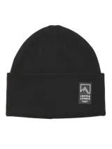Gorro tipo beanie de punto color negro, con diseño acanalado y parche rectangular con logo de la marca en el frente.