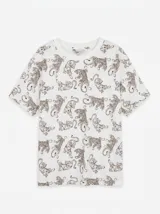Remera blanca de manga corta con estampado integral de tigres en color marrón.