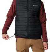Chaleco acolchado Columbia con tecnología Omni-Shield que repele la humedad y las manchas. Cuenta con aislamiento térmico Thermarator de poliéster reciclado, cierre frontal completo, cuello alto y bolsillos laterales con cremallera.