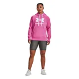 Canguro Under Armour Rival Fleece para mujer, color rosa con logo blanco estampado en el pecho.