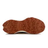 Championes deportivos Austral modelo Bangkok, con diseño chunky y colores beige, marrón y blanco. Presentan una capellada mixta de malla y sintético, cordones marrones y suela gruesa con relieve en color marrón.