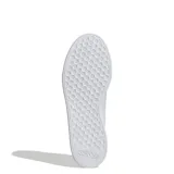 Championes Adidas Advantage Base 2.0 de cuero sintético blanco con perforaciones laterales, cordones y suela de goma.