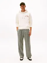 Buzo con capucha Tommy Hilfiger de color blanco, confeccionado en felpa de algodón regenerativo, con bolsillo tipo canguro y logo bordado en el pecho.